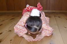 日本舞踊写真2 子供のお辞儀